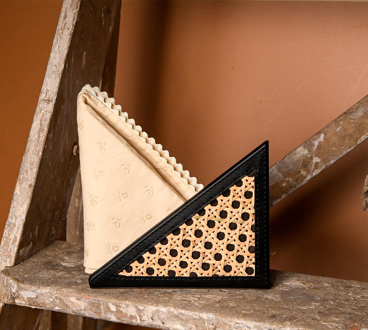 Weave Tissue Holder